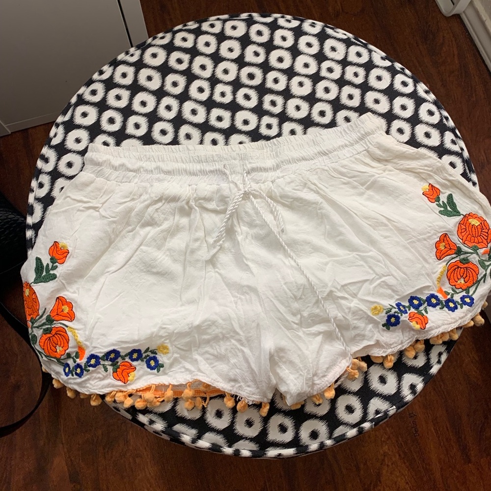 Embroidery Pom Pom shorts